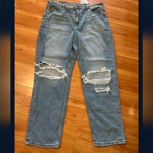 American Eagle Strigid Ripped Mom Jean